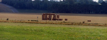 straw-stonehenge straw-stonehenge