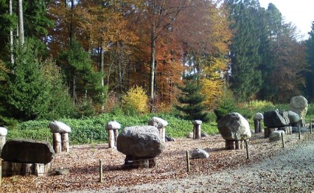 mini-stonehenge german