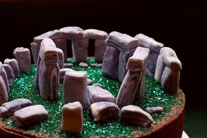 Stonehenge cake-1 3
