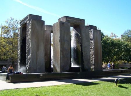 Notre Dame fountain 2